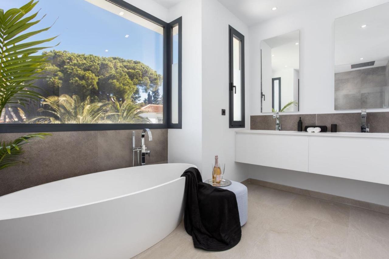 Calima - 5 Bedrooms With Private Pool - 100m From The Beach Marbella