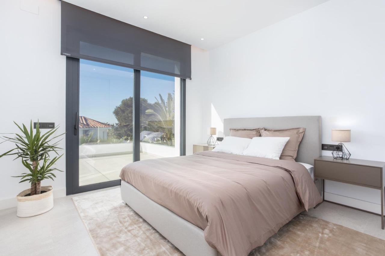 Villa Calima - 5 Bedrooms With Private Pool - 100m From The Beach